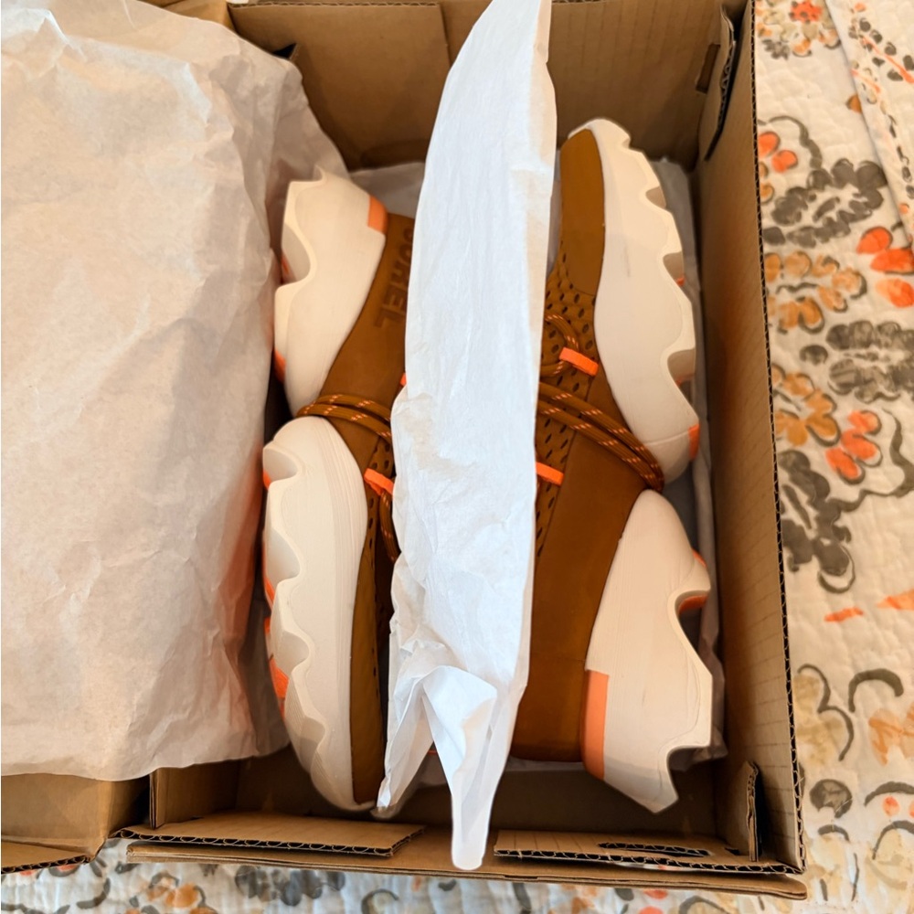 Sorel kinetic impact Brown Sneaker with Orange Accents and White Sole 6.5 - Picture 3 of 9
